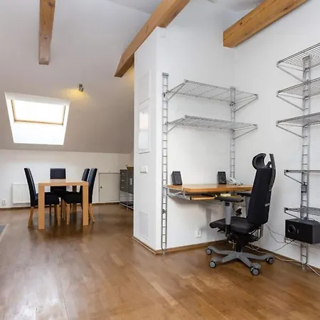 Old Town Self Check-in Apartment *